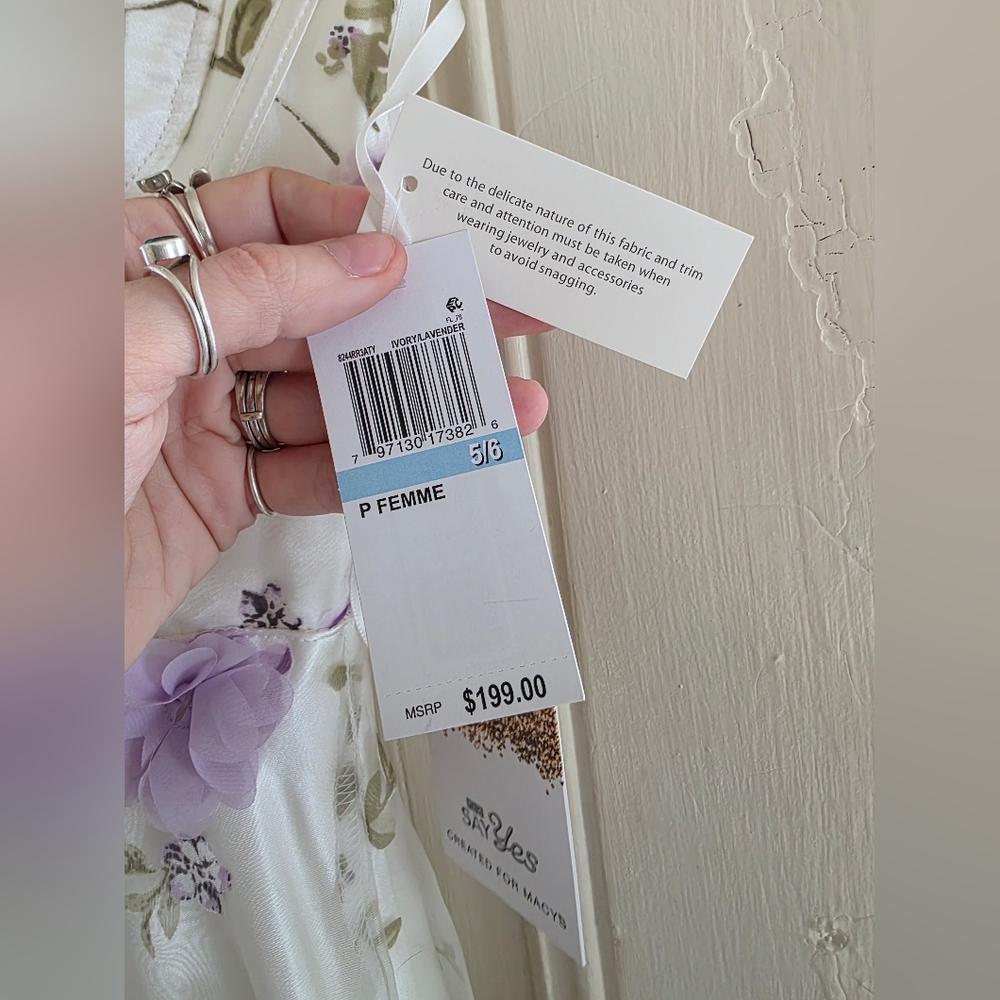 White Wedding/prom Dress with Lilac Floral Embroidery Size 5/6 NWT - Picture 6 of 11
